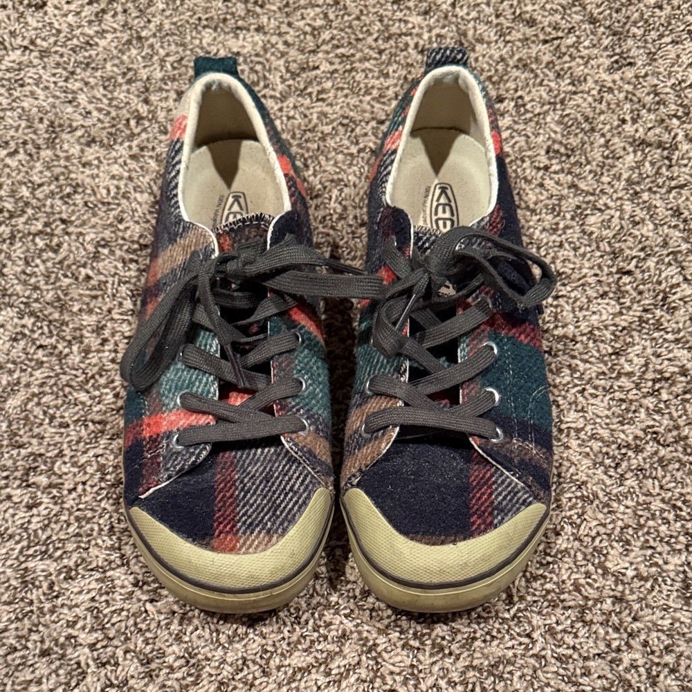 Keen Plaid Lace-Up Sneakers in Navy, Green & Red Tartan